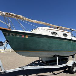 1992 Sovereign 18’ Pocket Cruiser Sloop Sailboat W Autopilot Beautiful Clean