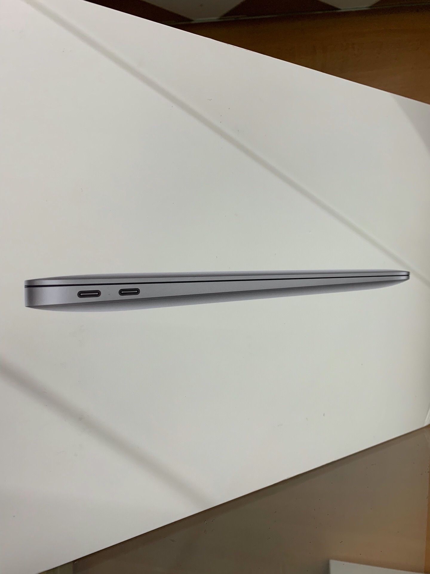 MacBook Air 13.3"  Apple M1 chip - 8GB Laptop