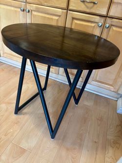 Oval Brady End Table / Accent Table