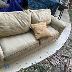 Couch (FREE DELIVERY)