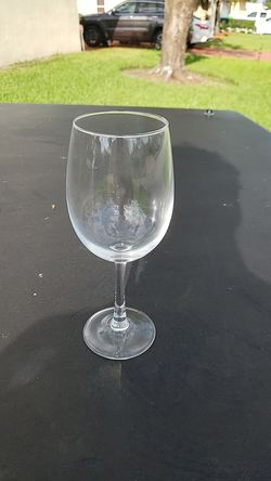 Box of glass wine glasses