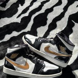 Jordan 1 Mid Metallic Gold 
