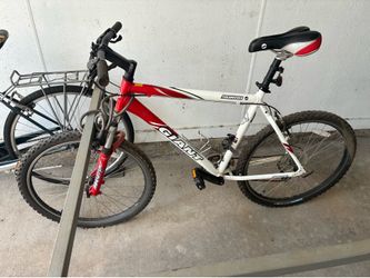 Giant Yukon 26" Mountain Bike – Excellent Condition