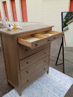 6 Drawer Storage Chest/ Dresser/ Living room accent