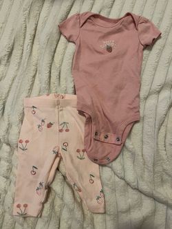 Carter's Baby Girl 2-Piece Bodysuit & Pants Set Size 3 Months (Strawberry & Cherry)