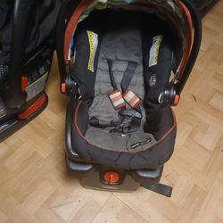 Graco Infant Car Seat And Base 