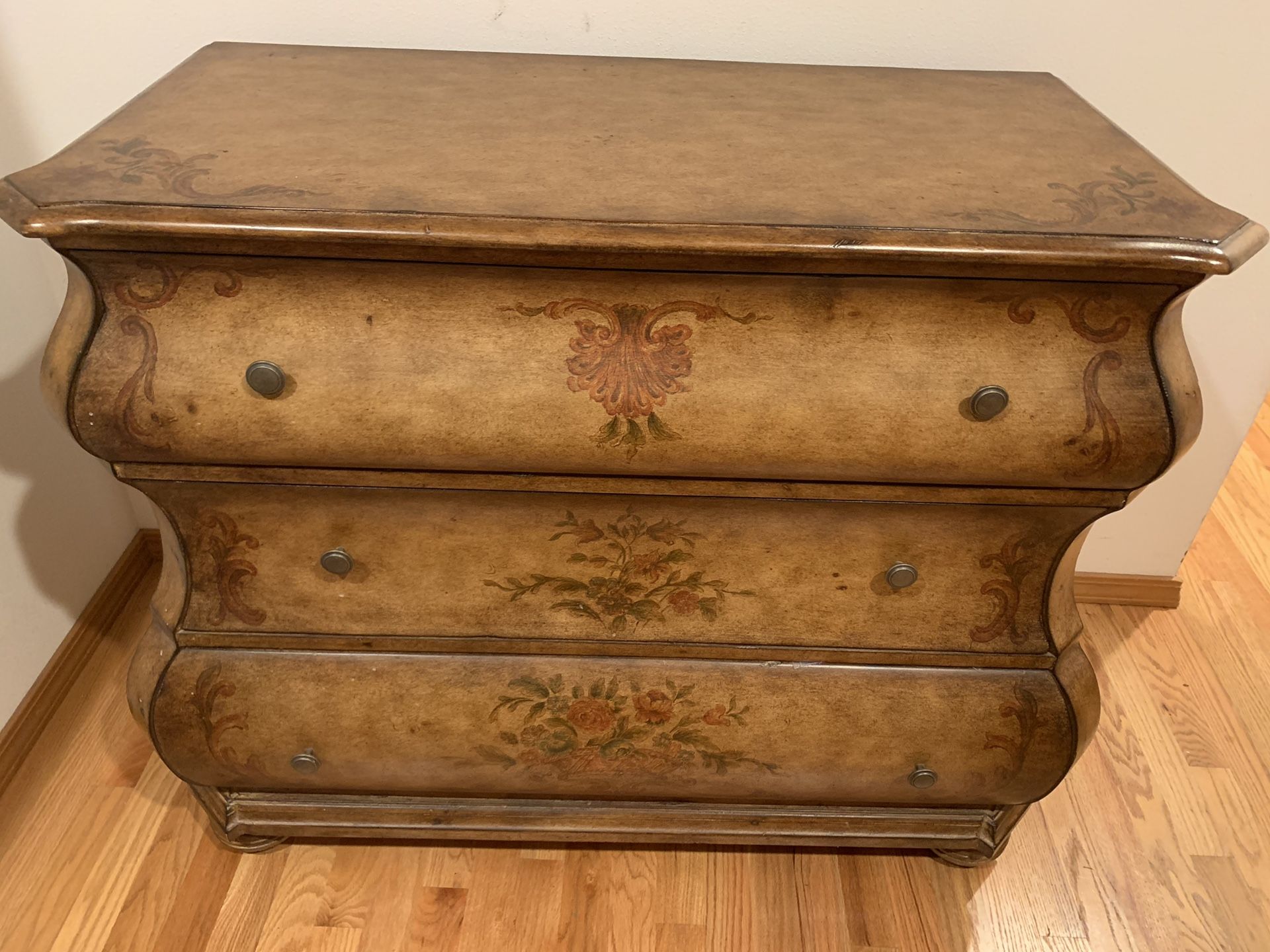Beautiful Bombay chess dresser for hallway or any room like new