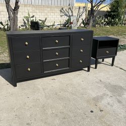 Black Dresser Set From Ashley
