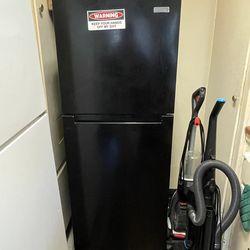 Vissani Refrigerator