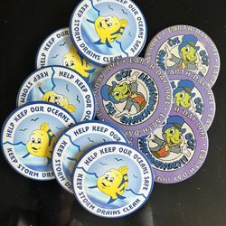 10 Disney Pins