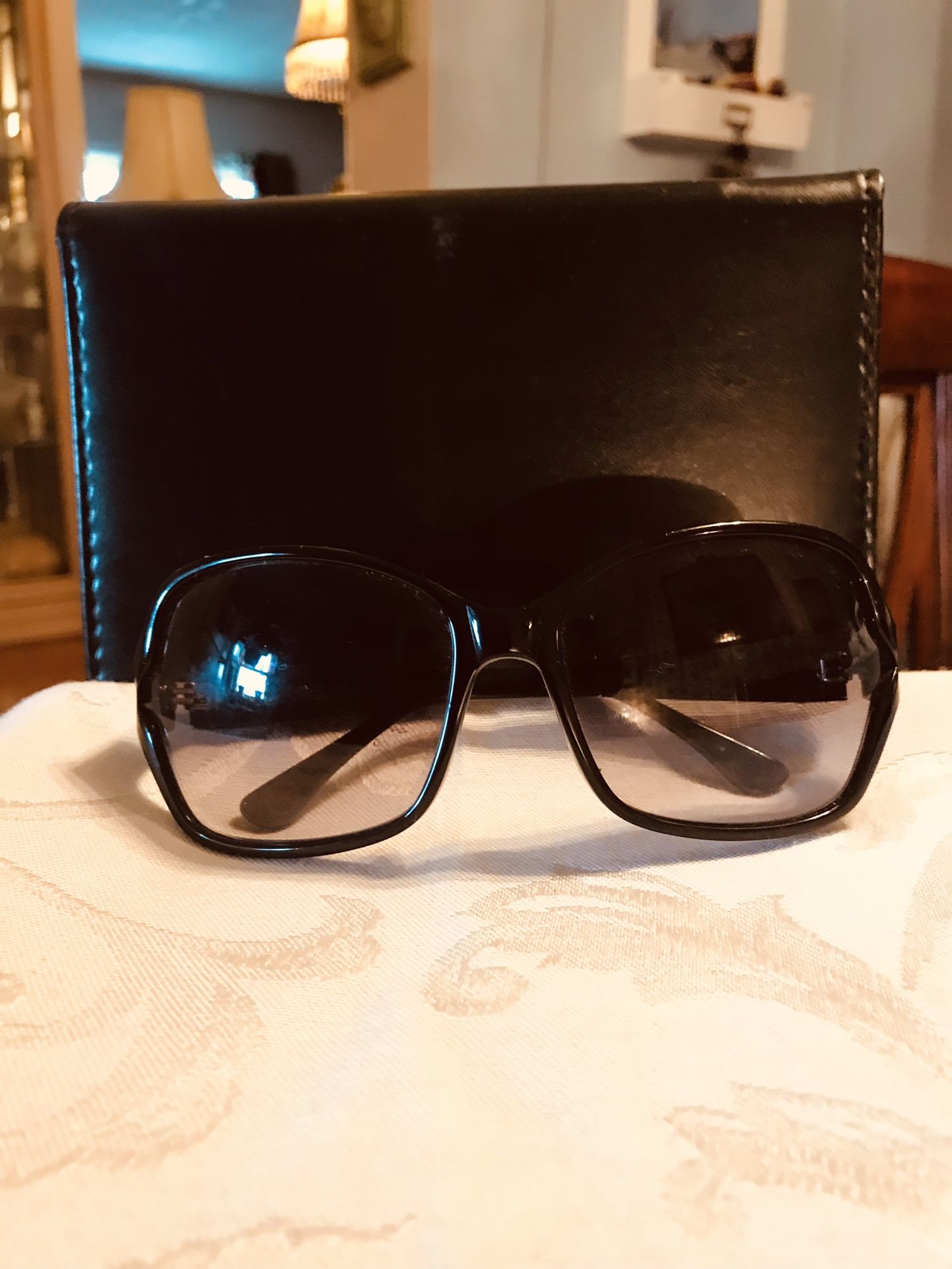 Authentic Michael Kors Retro Sunglasses (Montserrat (M6715S) 001 