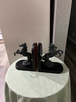 Horse bookends