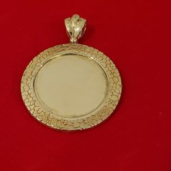 10kt Gold Picture Pendant 