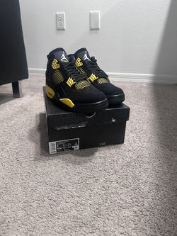 DS Jordan 4 Yellow Thunder