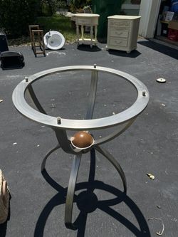 Ethan Allen Radius Table - No Glass