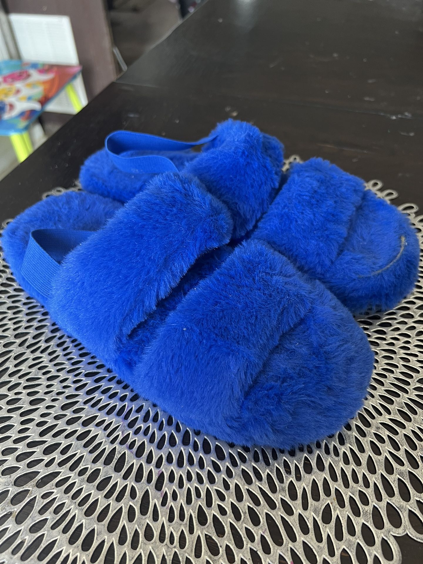 Slippers Size 5/6