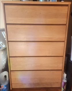 Dresser