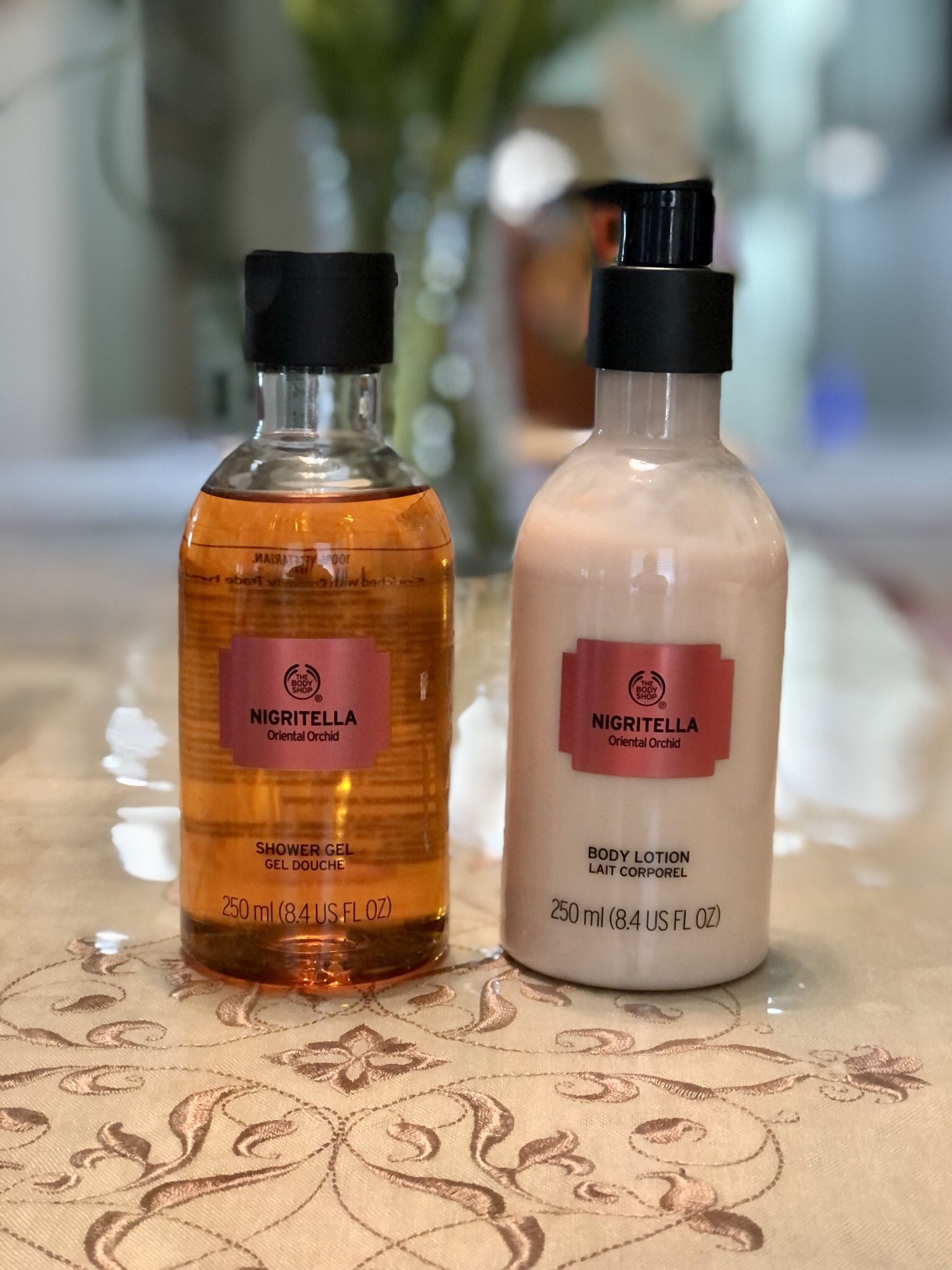 The Body Shop Nigritella Oriental Orchid Shower Gel & Body Lotion Set