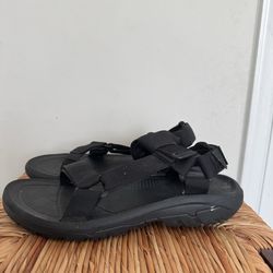 Men’s Teva Black Outdoor Sports Sandals size 9