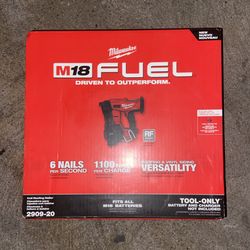 Milwaukee M18 FUEL Coil Roofing Nailer/Nail Gun
