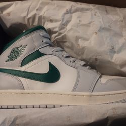Air Jordan 1 Mid Summit White/Grey Pine Green Men Size 12 