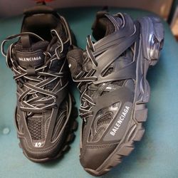 Balenciaga Tracks Size 8