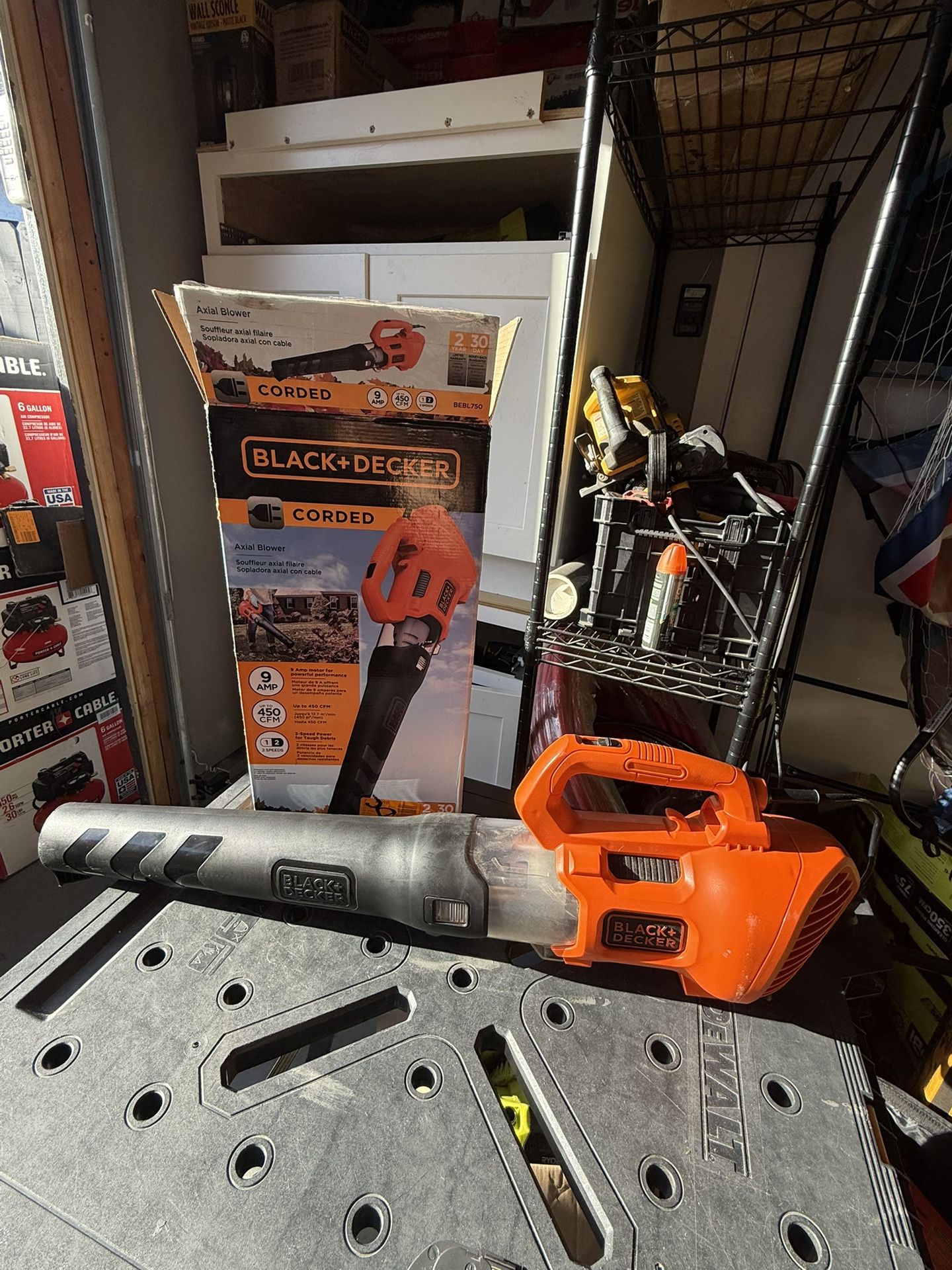 Black Decker 9 AMP 140 MPH 450 CFM Corded Electric Handheld Axial Leaf Blower