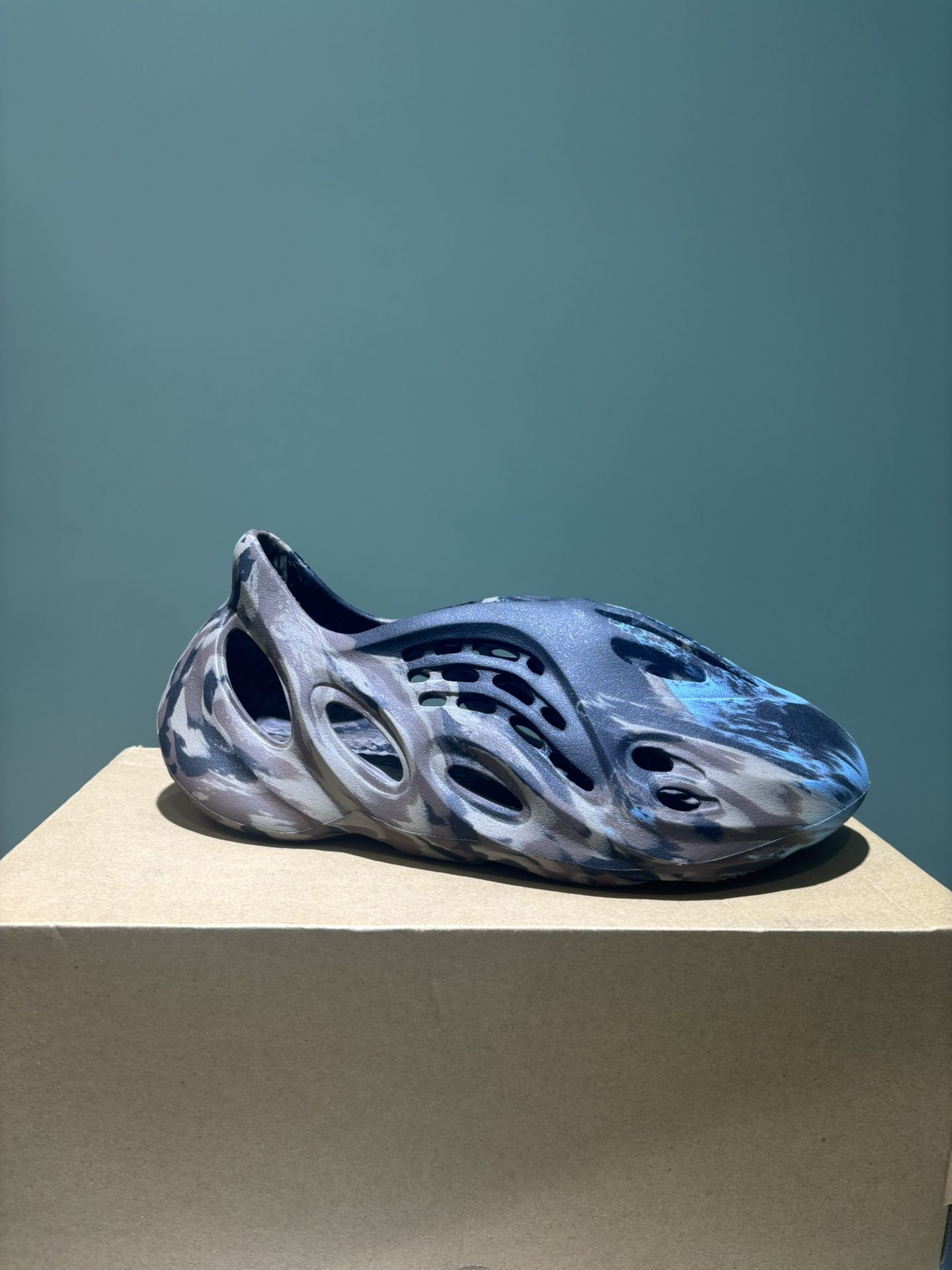 Adidas Yeezy Foam RNNR MX CINDER 