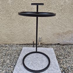 14" Round Metal Accent Table Color: Black 