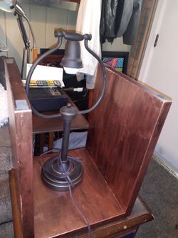 Metal swing table lamp