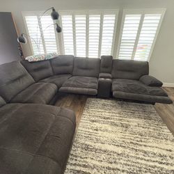  Basically New Sectional Couch 