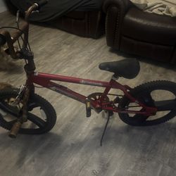 80s MONGOOSE BIKE WITH MAGS 