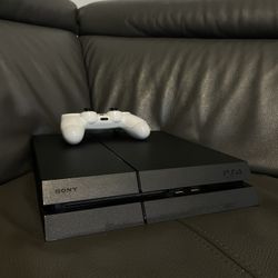 PS4 With White Controller (name Price Or Trades)