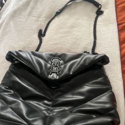 Black Quilted Shoulder Bag with Chain Strap 🖤