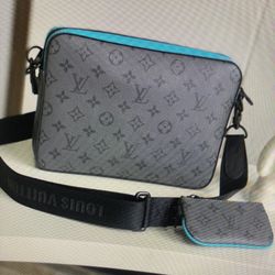 Lv Men's Three-piece Mailer's Bag