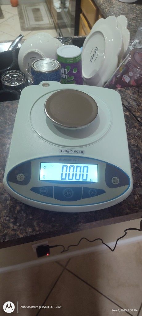 Electronic Laboratory Scale