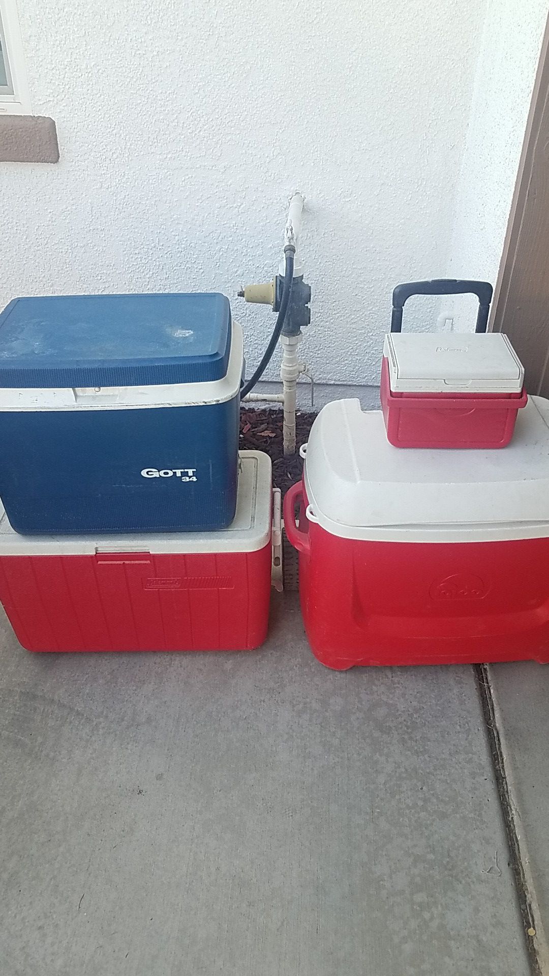 Ice chest coolers