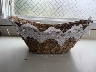 Basket W/ Lace