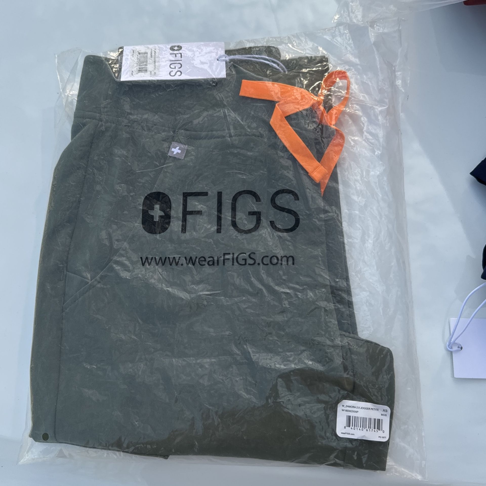 FIGS SCRUB PANTS
