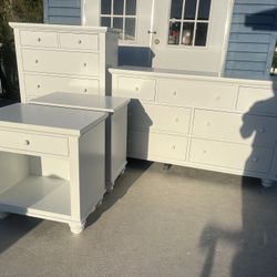 White Coastal King Size Bedroom Set