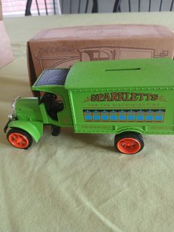 Vintage ERTL Sparkletts Water 1925 Kenworth Die-Cast Truck Coin Bank - Box & Key Included!