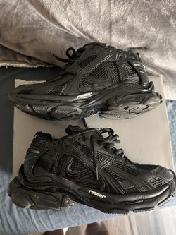 Balenciaga Runners(black)