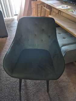 2 hunter green accent chairs