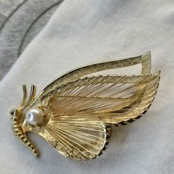 Vintage Brooks Butterfly Brooch – Gold Tone with Faux Pearl – Textured & Wire Wings.