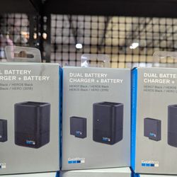 GoPro Dual Battery Charger + Battery (HERO 7 Black / HERO 5Black)