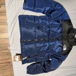 The Northface 700 puffed Small