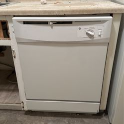 GE - Dishwasher