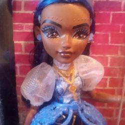 MONSTER HIGH REBECCA STEAM DOLL