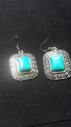Pair of new turquoise earrings $5