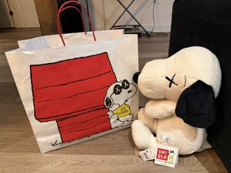 100% Auth. KAWS x Uniqlo x Peanuts Snoopy Plush (M) White